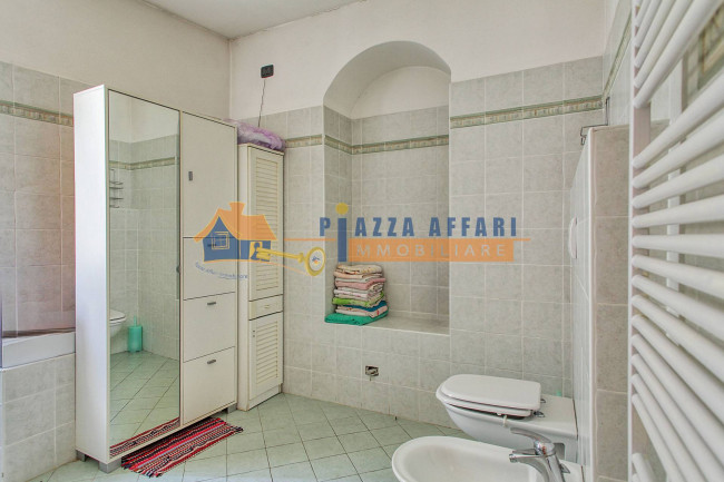 Locale commerciale in vendita a Gornate-Olona