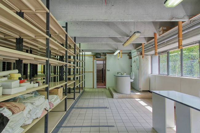 Locale commerciale in vendita a Cunardo