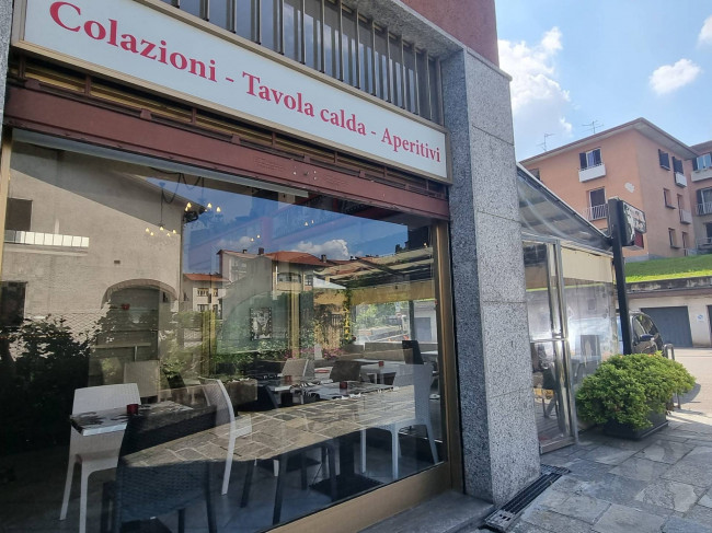Attività commerciale in vendita a Marchirolo