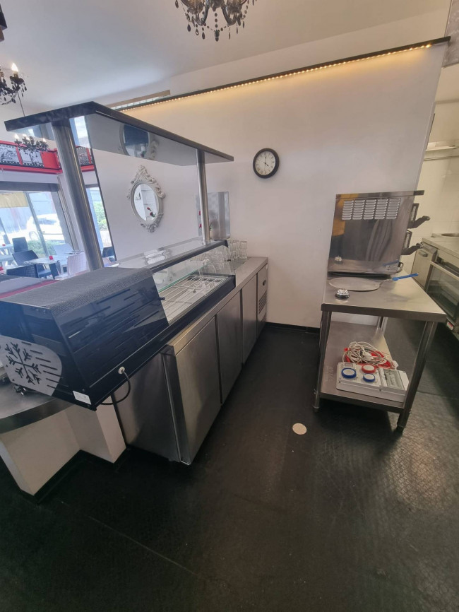 Attività commerciale in vendita a Marchirolo