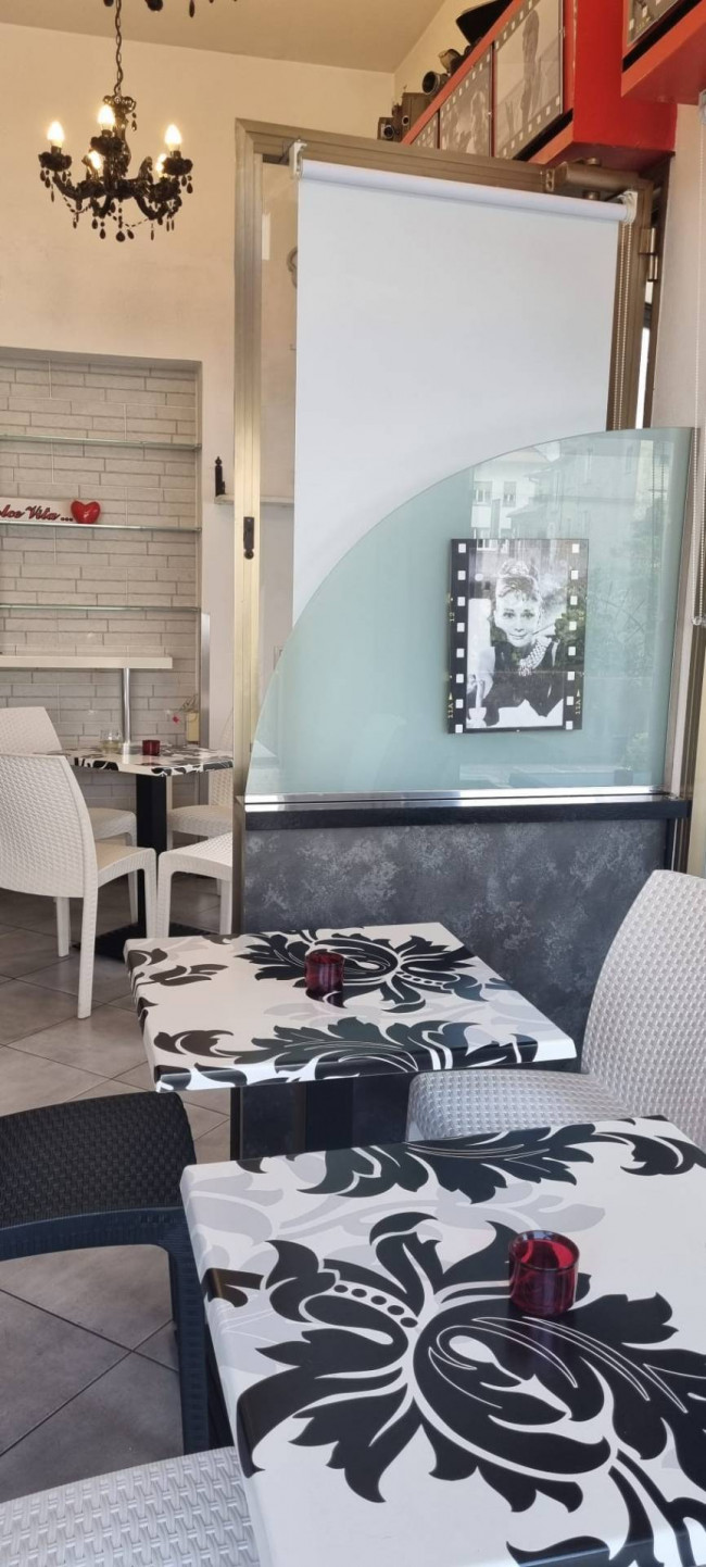 Attività commerciale in vendita a Marchirolo