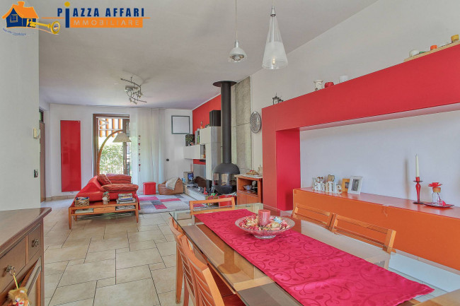 Villa in vendita a Lavena Ponte Tresa