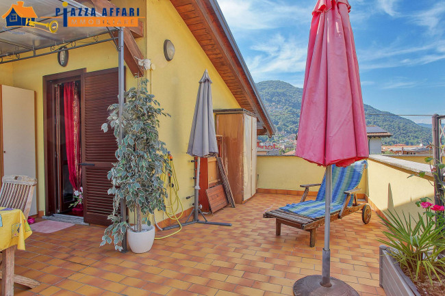 Villa in vendita a Lavena Ponte Tresa