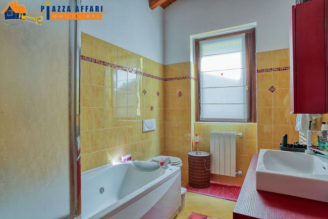 Villa in vendita a Lavena Ponte Tresa