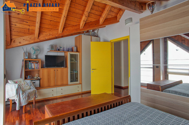 Villa in vendita a Lavena Ponte Tresa
