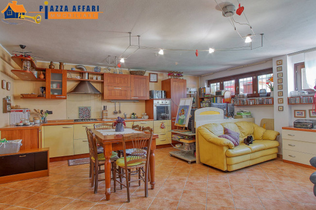 Villa in vendita a Lavena Ponte Tresa