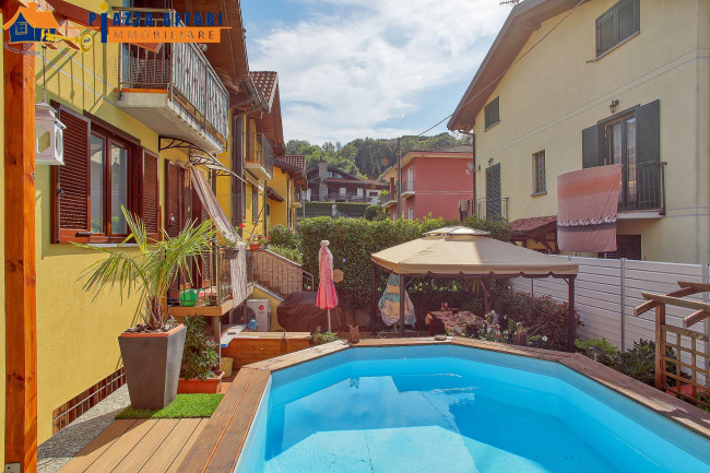 Villa in vendita a Lavena Ponte Tresa