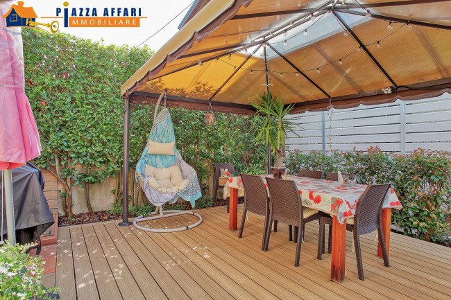 Villa in vendita a Lavena Ponte Tresa