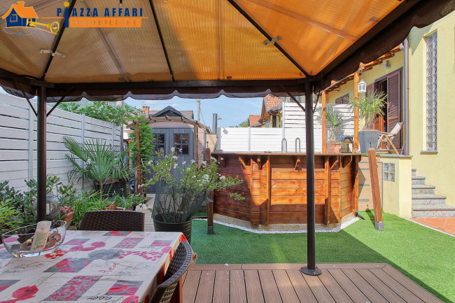 Villa in vendita a Lavena Ponte Tresa