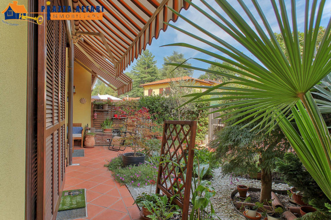 Villa in vendita a Lavena Ponte Tresa
