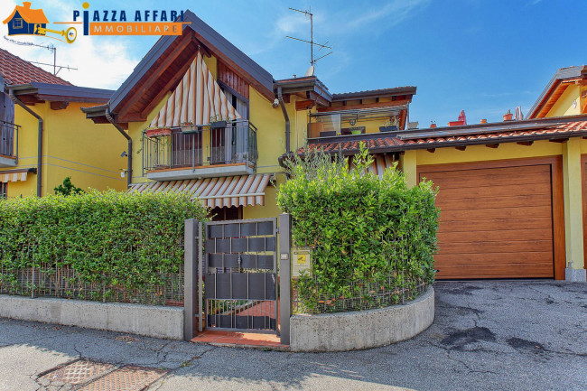 Villa in vendita a Lavena Ponte Tresa