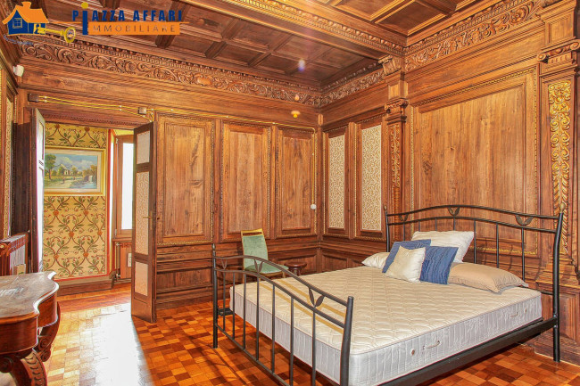 Villa in vendita a Cadegliano-Viconago