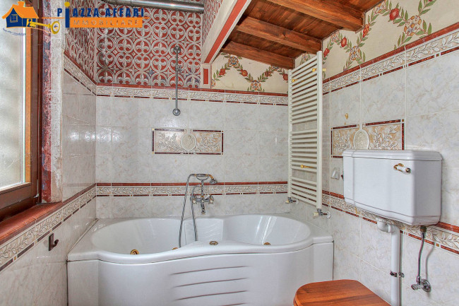 Villa in vendita a Cadegliano-Viconago
