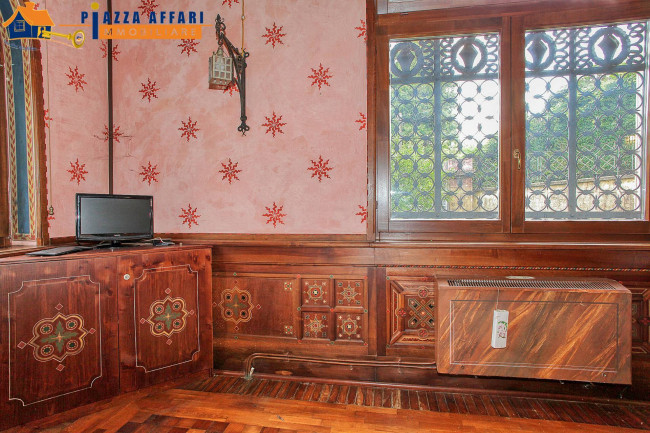 Villa in vendita a Cadegliano-Viconago