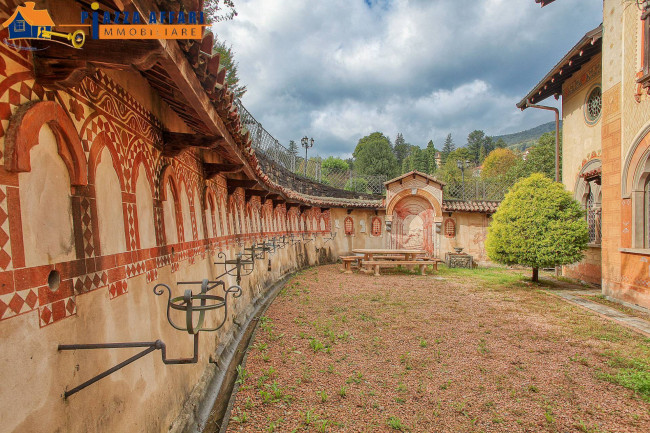Villa in vendita a Cadegliano-Viconago