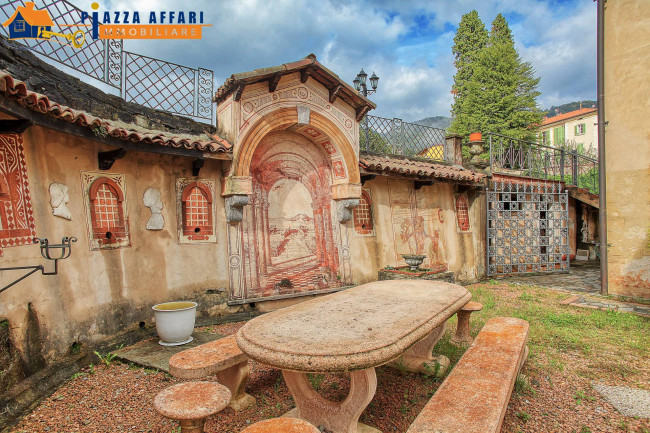 Villa in vendita a Cadegliano-Viconago
