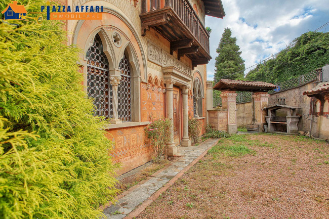 Villa in vendita a Cadegliano-Viconago