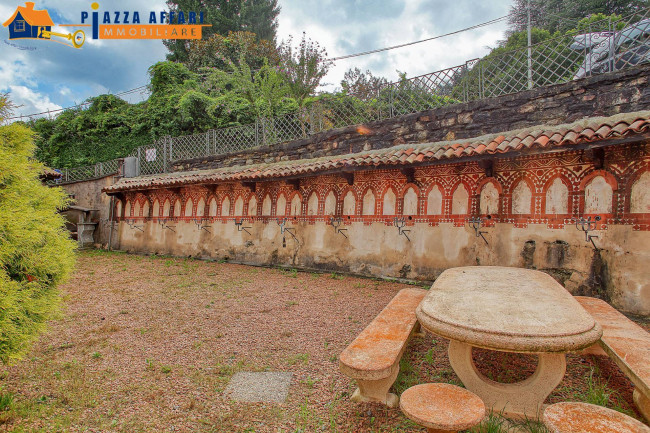 Villa in vendita a Cadegliano-Viconago