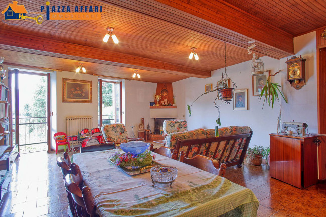 Porzione di Casa Terra / Cielo in vendita a Brezzo di Bedero