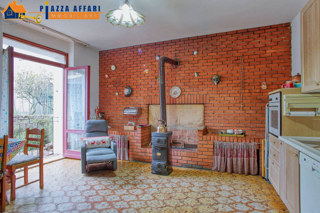 Porzione di Casa Terra / Cielo in vendita a Brezzo di Bedero