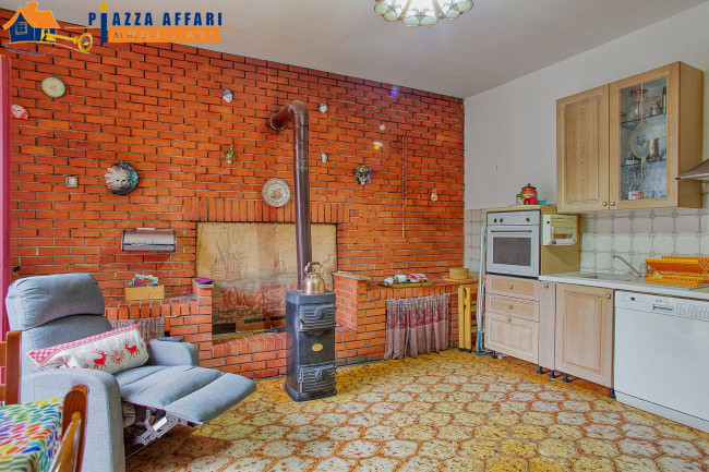 Porzione di Casa Terra / Cielo in vendita a Brezzo di Bedero