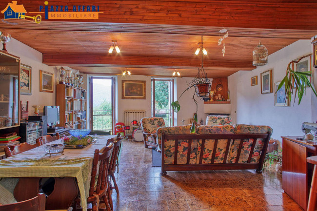 Porzione di Casa Terra / Cielo in vendita a Brezzo di Bedero