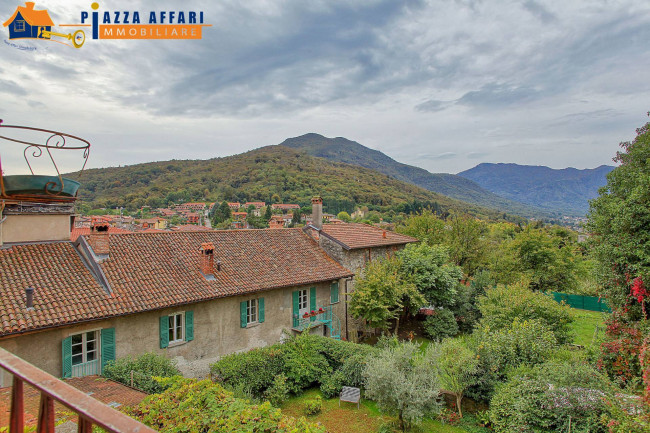 Porzione di Casa Terra / Cielo in vendita a Brezzo di Bedero
