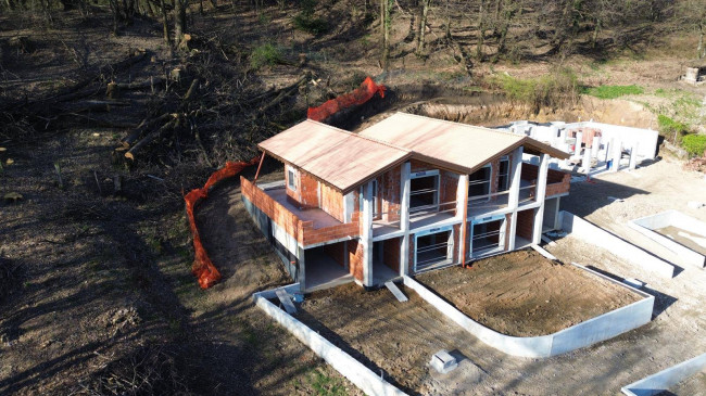 Villa in vendita a Lavena Ponte Tresa