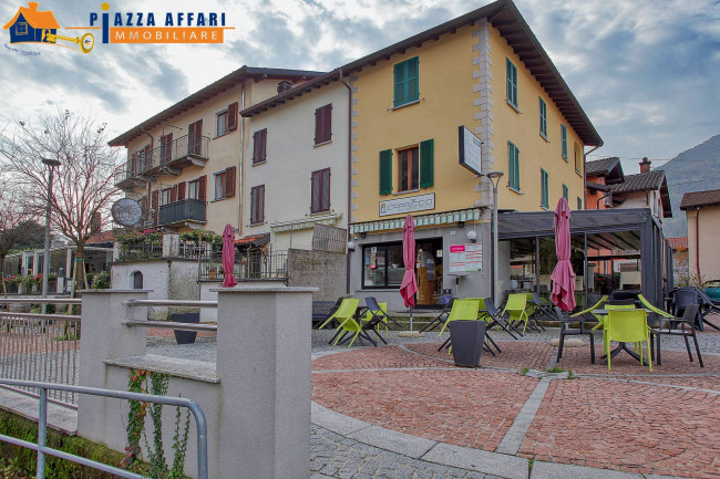 Attività commerciale in vendita a Lavena Ponte Tresa