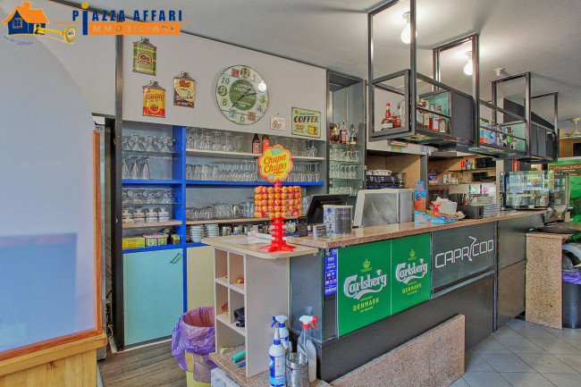 Attività commerciale in vendita a Lavena Ponte Tresa