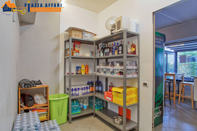 Attività commerciale in vendita a Lavena Ponte Tresa
