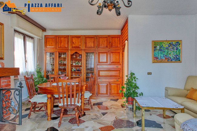 Villa in vendita a Cadegliano-Viconago