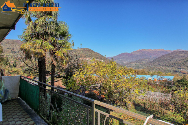 Villa in vendita a Cadegliano-Viconago