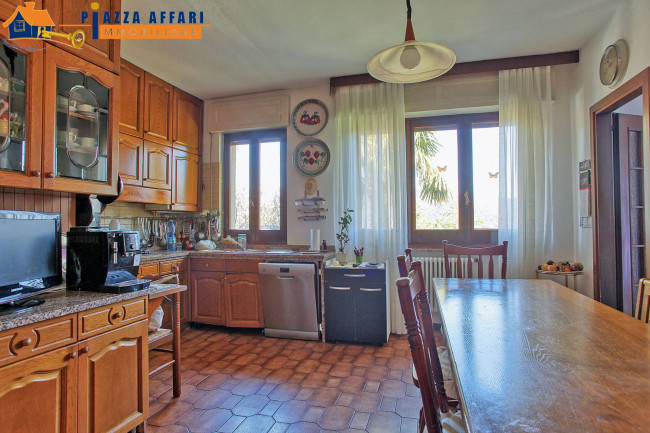 Villa in vendita a Cadegliano-Viconago