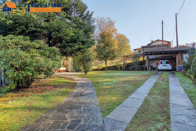 Villa in vendita a Cadegliano-Viconago