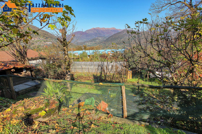 Villa in vendita a Cadegliano-Viconago