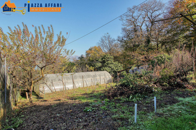 Villa in vendita a Cadegliano-Viconago