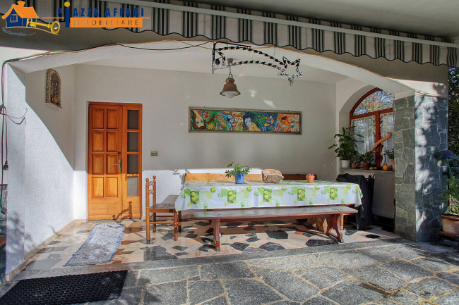 Villa in vendita a Cadegliano-Viconago