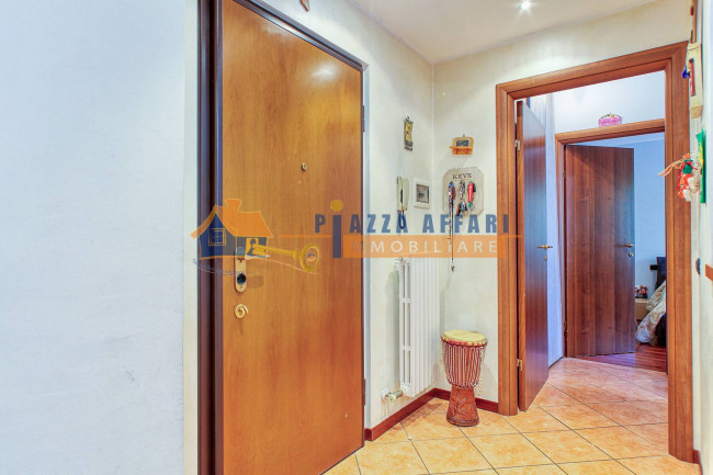 Appartamento in vendita a Caronno Varesino