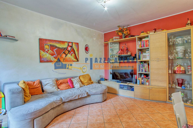 Appartamento in vendita a Caronno Varesino