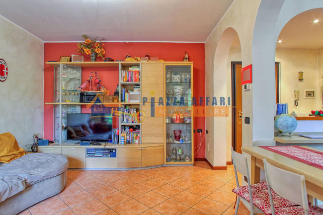 Appartamento in vendita a Caronno Varesino