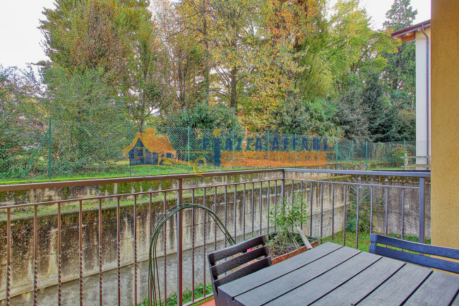 Appartamento in vendita a Caronno Varesino