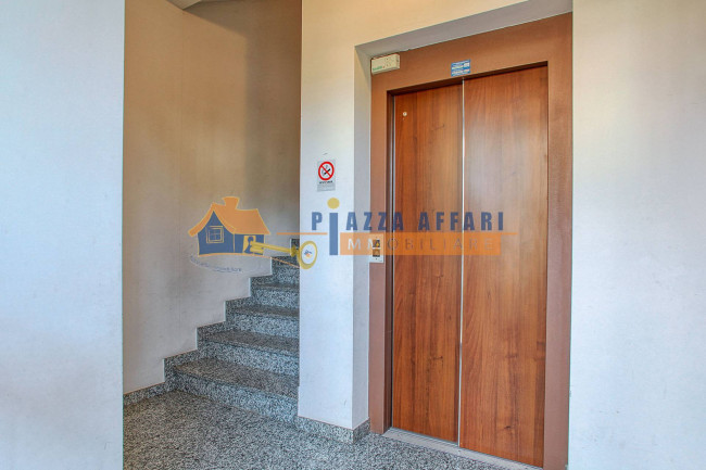 Appartamento in vendita a Caronno Varesino