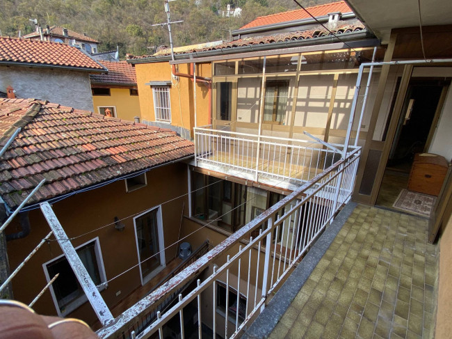 Porzione di Casa Terra / Cielo in vendita a Brusimpiano