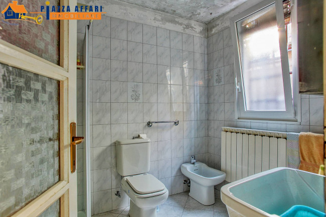 Villa Bifamigliare in vendita a Cadegliano-Viconago