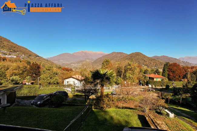 Villa Bifamigliare in vendita a Cadegliano-Viconago