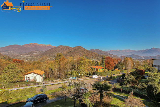 Villa Bifamigliare in vendita a Cadegliano-Viconago