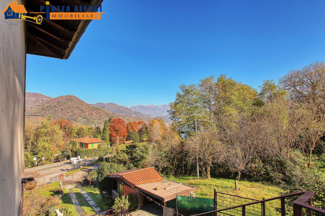 Villa Bifamigliare in vendita a Cadegliano-Viconago