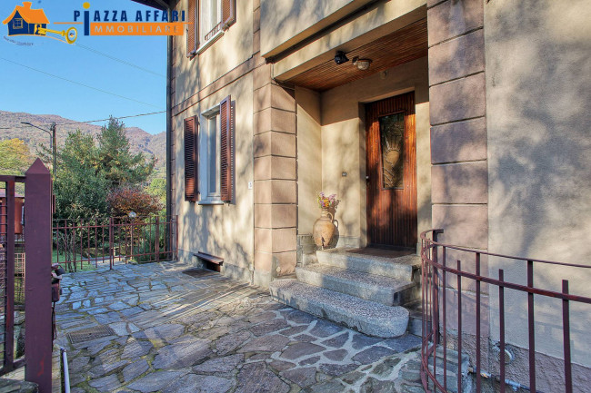 Villa Bifamigliare in vendita a Cadegliano-Viconago