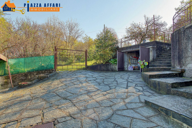 Villa Bifamigliare in vendita a Cadegliano-Viconago